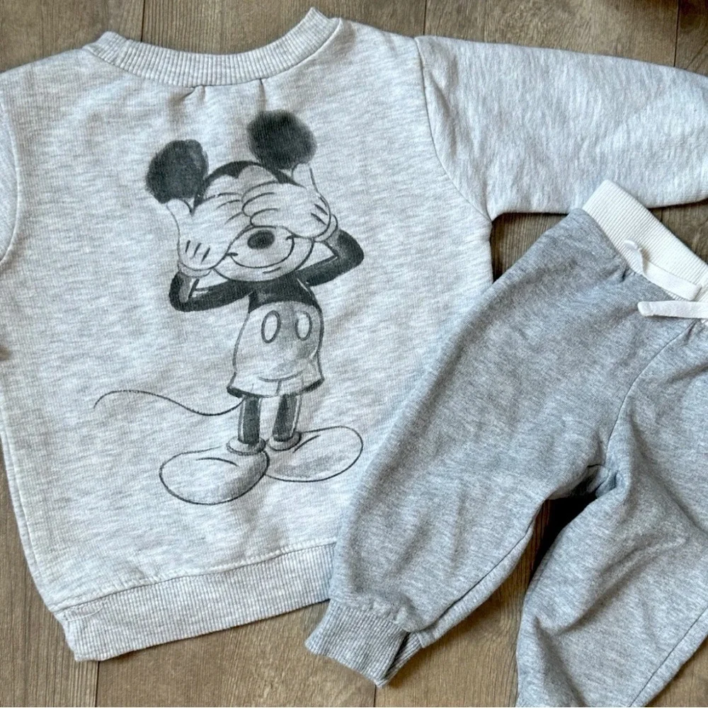 Disney Mickey Mouse Modern Baby Boy Sweatshirt and Carter’s Joggers Sweat Set